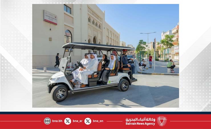 نائب رئيس مجلس الوزراء يتفقد ميدانيا تقدم العمل في إنجاز مشروع تطوير مدينة المحرق.. ويؤكد: الأمر الملكي مرتكز التطوير العمراني بالمحرق والحكومة ماضية في صون الطابع التراثي للمدينة والارتقاء ببنيتها التحتية